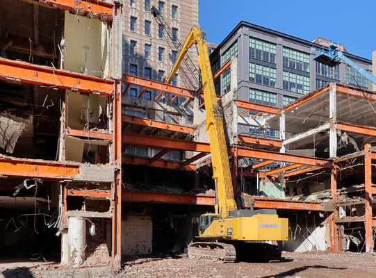 Alto auge de la demolición del alcance de 22 metros para el alto excavador de los edificios Q355B PC400 de la subida
