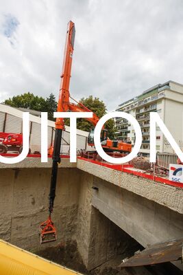 EXCAVADORA Pluma telescópica de tres etapas para PC300/CAT330 18m para demolición de edificios altos/operaciones de desmantelamiento vertical