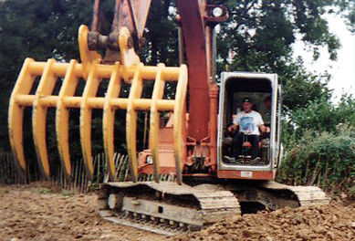 NM400 negro Digger Rake Bucket Excavator Rake para el claro de tierra